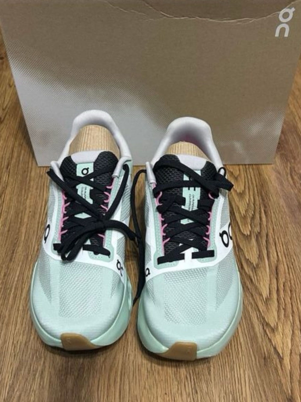 ON CLOUDSURFER athletic training running lace up shoes sneakers women’s 7.5 new - Picture 2 of 7